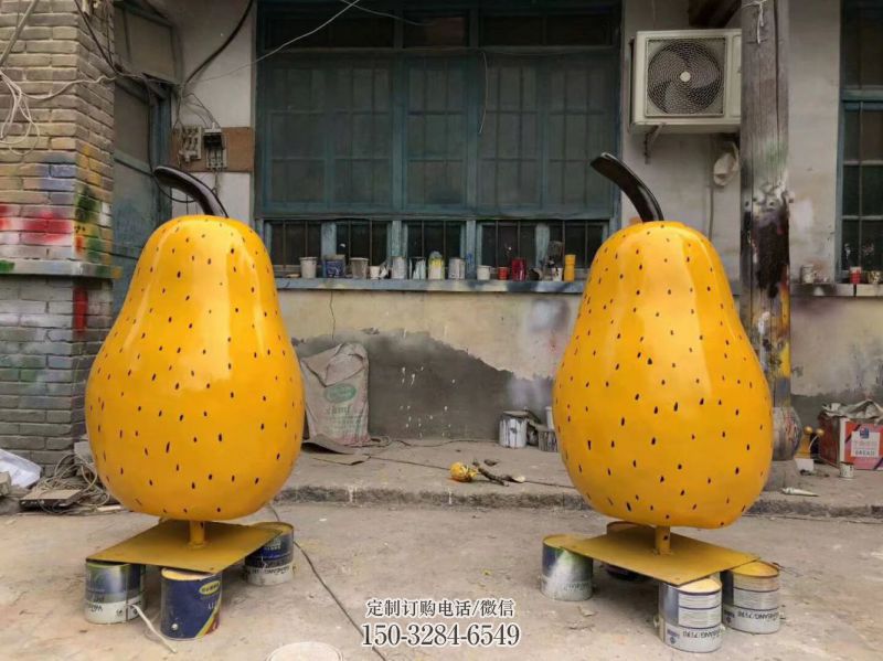 鸭梨雕塑，仿真水果雕塑，玻璃钢景观鸭梨雕塑厂家